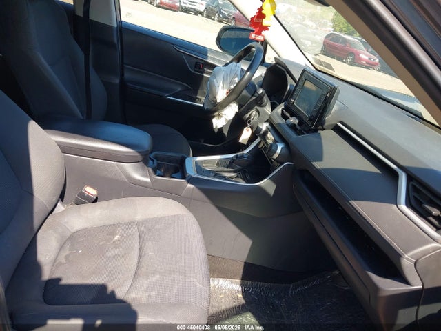 2T3K1RFV5KW034527 Toyota RAV4 LE