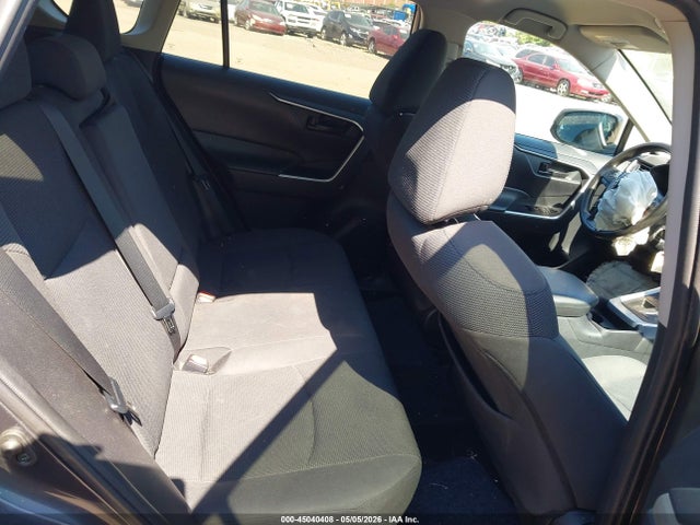 2T3K1RFV5KW034527 Toyota RAV4 LE