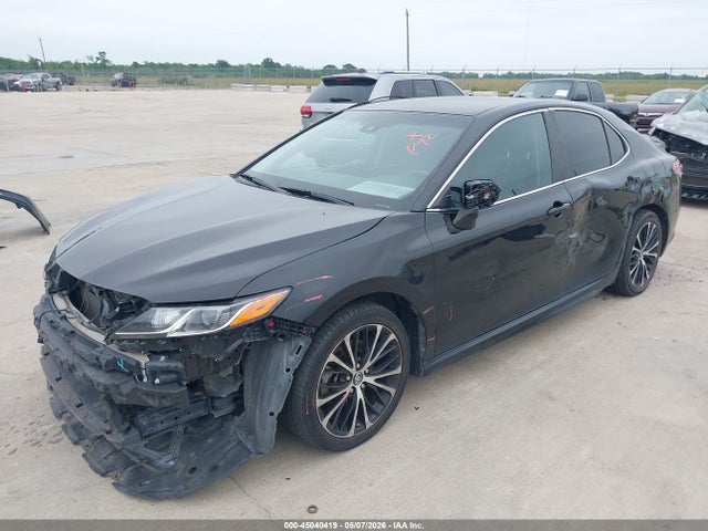 Toyota CAMRY SE 2018 4T1B11HK8JU658432 Image 2