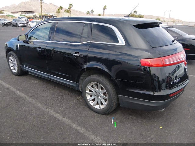 Продаж на аукціоні авто 2016 Lincoln Mkt Livery, vin: 2LMHJ5NK8GBL00773, номер лоту: 45040427