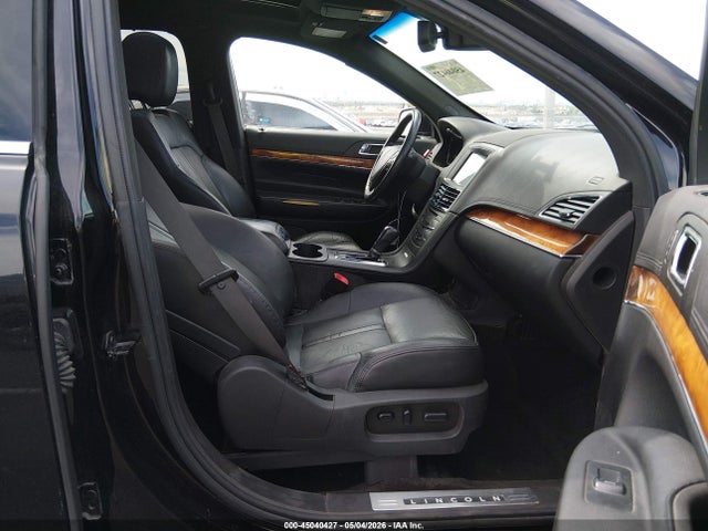 Продаж на аукціоні авто 2016 Lincoln Mkt Livery, vin: 2LMHJ5NK8GBL00773, номер лоту: 45040427