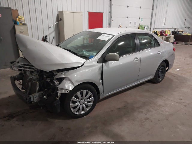 45040487 :رقم المزاد ، 2T1BU4EE4DC949068 vin ، 2013 Toyota Corolla Le مزاد بيع