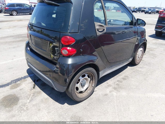 45040524 :رقم المزاد ، WMEEJ3BA4DK626852 vin ، 2013 Smart Fortwo Pure مزاد بيع