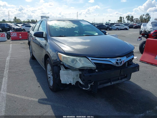 45040526 :رقم المزاد ، 4T4BF1FK5CR225728 vin ، 2012 Toyota Camry Le مزاد بيع