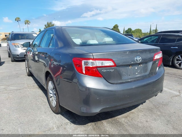 45040526 :رقم المزاد ، 4T4BF1FK5CR225728 vin ، 2012 Toyota Camry Le مزاد بيع