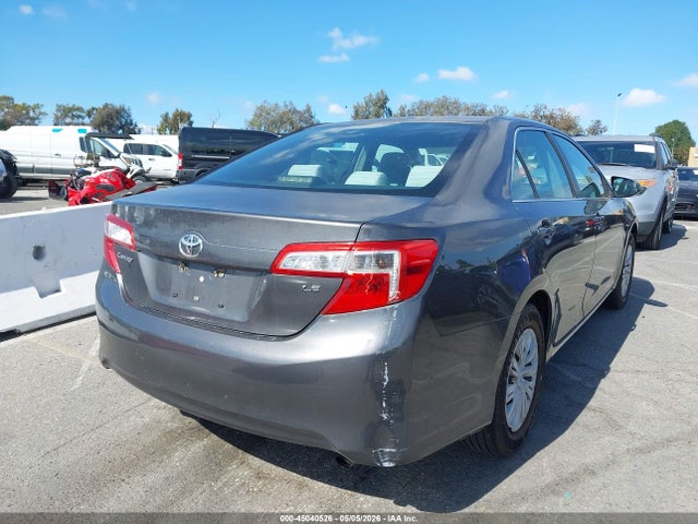 45040526 :رقم المزاد ، 4T4BF1FK5CR225728 vin ، 2012 Toyota Camry Le مزاد بيع