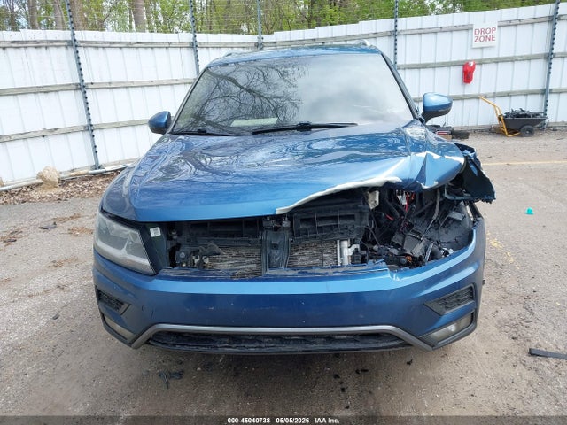2018 Volkswagen Tiguan 2.0t Se/2.0t Sel მანქანა იყიდება აუქციონზე, vin: 3VV3B7AX5JM021552, აუქციონის ნომერი: 45040738