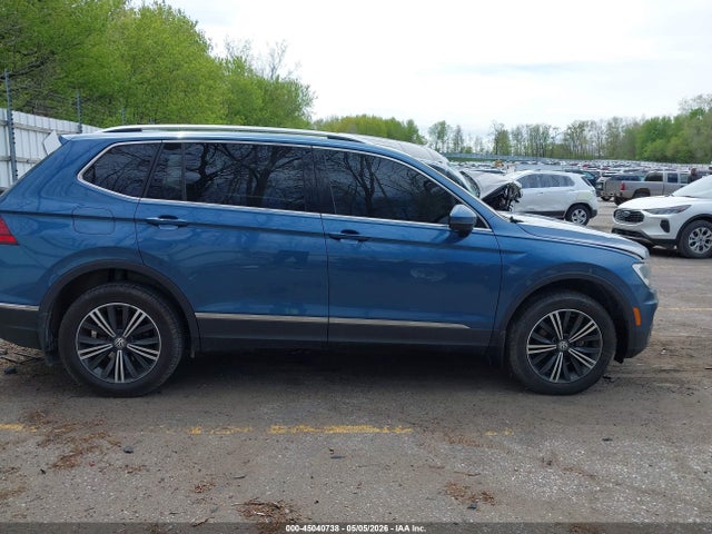 2018 Volkswagen Tiguan 2.0t Se/2.0t Sel მანქანა იყიდება აუქციონზე, vin: 3VV3B7AX5JM021552, აუქციონის ნომერი: 45040738