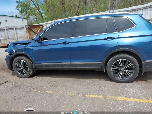 2018 Volkswagen Tiguan 2.0t Se/2.0t Sel მანქანა იყიდება აუქციონზე, vin: 3VV3B7AX5JM021552, აუქციონის ნომერი: 45040738