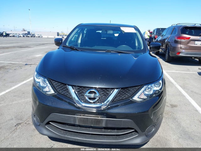 JN1BJ1CP8JW106461 Nissan Rogue Sport S