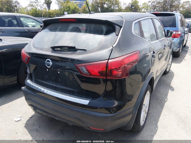 JN1BJ1CP8JW106461 Nissan Rogue Sport S