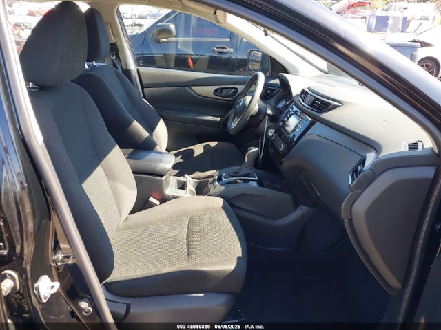 JN1BJ1CP8JW106461 Nissan Rogue Sport S