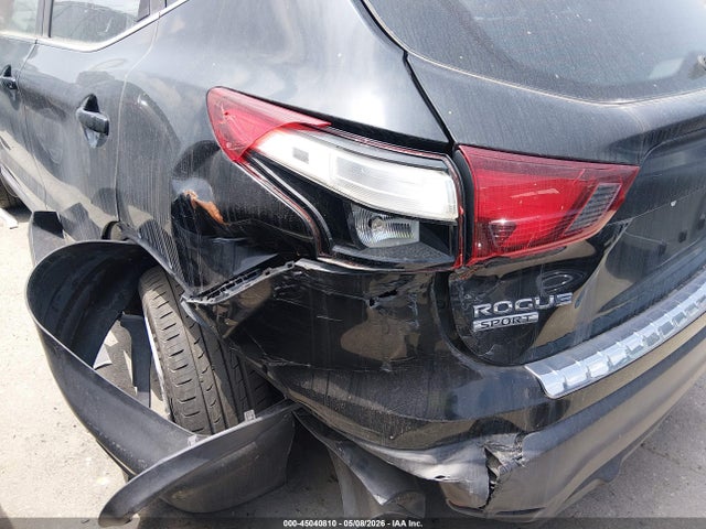 JN1BJ1CP8JW106461 Nissan Rogue Sport S