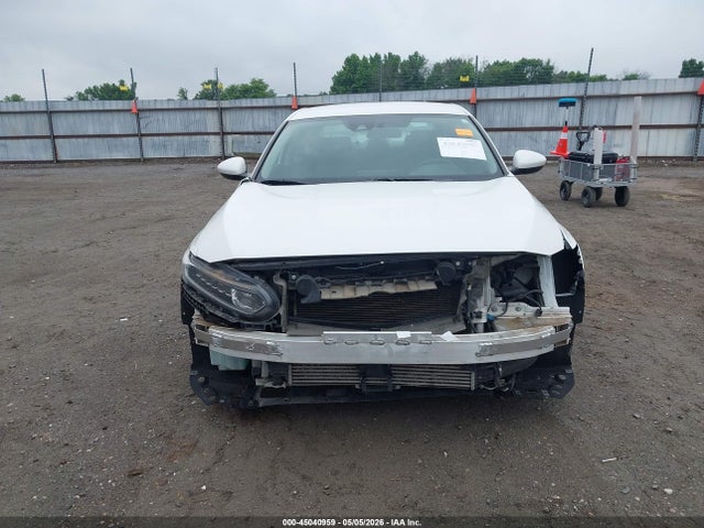 Продажа на аукционе авто 2018 Honda Accord Lx, vin: 1HGCV1F18JA213604, номер лота: 45040959