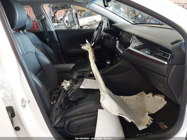 45040998 :رقم المزاد ، KNDCC3LC0N5545122 vin ، 2022 Kia Niro Touring Se مزاد بيع