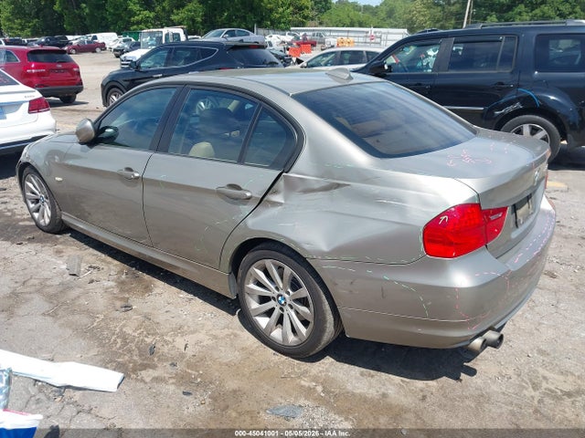 45041001 :رقم المزاد ، WBAPH7C58BE674293 vin ، 2011 Bmw 328i مزاد بيع