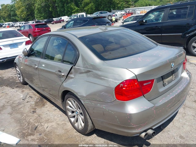 45041001 :رقم المزاد ، WBAPH7C58BE674293 vin ، 2011 Bmw 328i مزاد بيع
