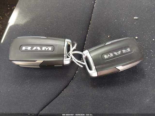 Продажа на аукционе авто 2022 Ram 1500 Big Horn  4x4 6'4 Box, vin: 1C6SRFBT3NN195280, номер лота: 45041007