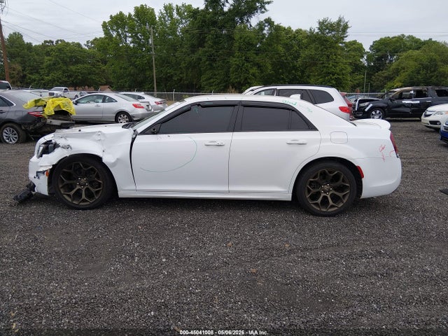 45041008 :رقم المزاد ، 2C3CCABG0HH653380 vin ، 2017 Chrysler 300 300s Alloy Edition مزاد بيع
