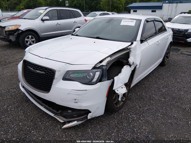 45041008 :رقم المزاد ، 2C3CCABG0HH653380 vin ، 2017 Chrysler 300 300s Alloy Edition مزاد بيع