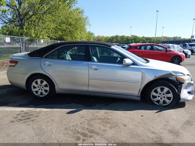 45041019 :رقم المزاد ، 4T1BF3EK6AU057182 vin ، 2010 Toyota Camry Le مزاد بيع