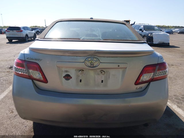 45041019 :رقم المزاد ، 4T1BF3EK6AU057182 vin ، 2010 Toyota Camry Le مزاد بيع