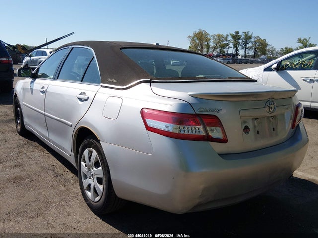 45041019 :رقم المزاد ، 4T1BF3EK6AU057182 vin ، 2010 Toyota Camry Le مزاد بيع