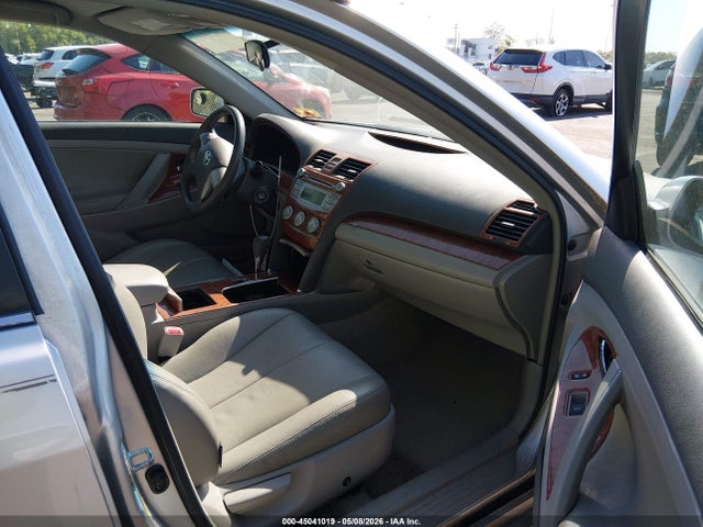 45041019 :رقم المزاد ، 4T1BF3EK6AU057182 vin ، 2010 Toyota Camry Le مزاد بيع