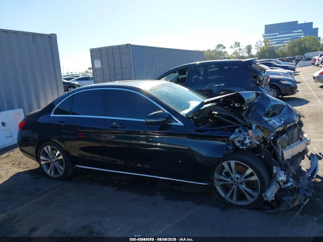 55SWF4JB5JU277731 Mercedes-Benz C 300