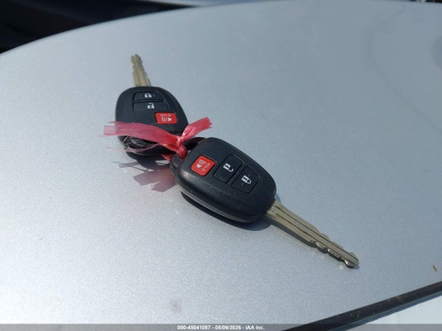 Toyota RAV4 LE 2018 JTMZFREV2JJ745844 Image 11