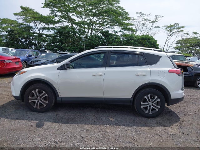 Toyota RAV4 LE 2018 JTMZFREV2JJ745844 Image 15