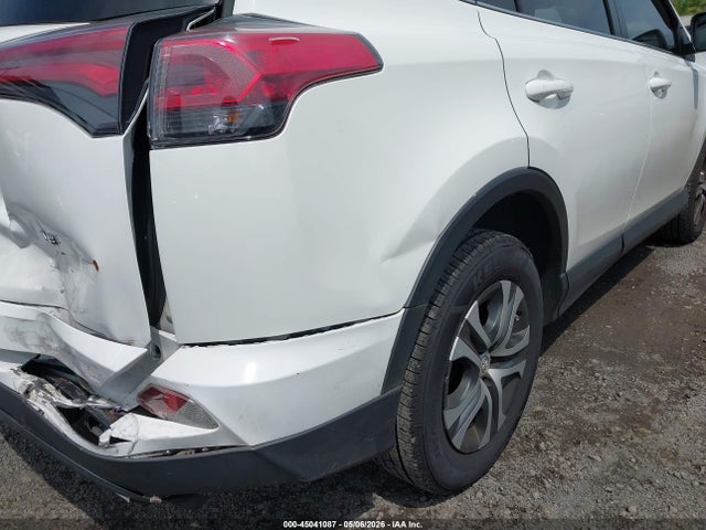 45041087 :رقم المزاد ، JTMZFREV2JJ745844 vin ، 2018 Toyota Rav4 Le مزاد بيع