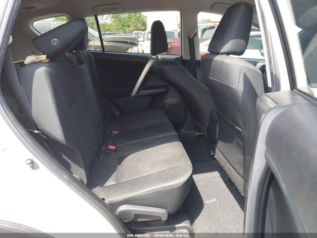 Toyota RAV4 LE 2018 JTMZFREV2JJ745844 Image 8