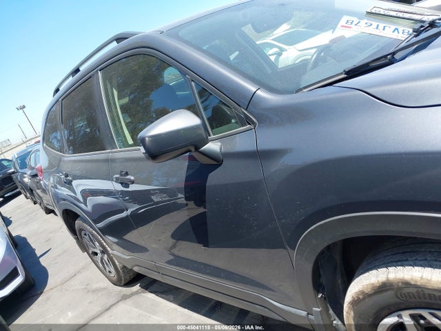 JF2SKAJC3LH561043 Subaru Forester Premium