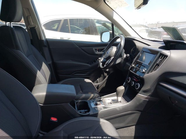 JF2SKAJC3LH561043 Subaru Forester Premium