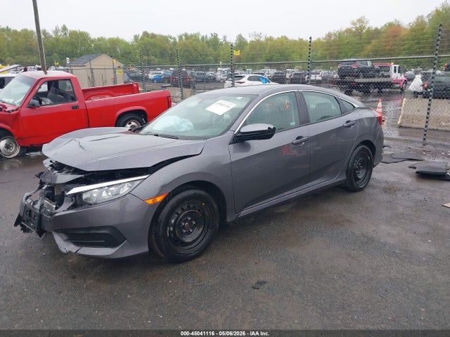 45041116 :رقم المزاد ، 2HGFC2F56JH560491 vin ، 2018 Honda Civic Lx مزاد بيع