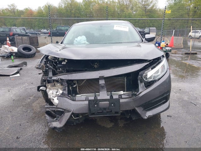 45041116 :رقم المزاد ، 2HGFC2F56JH560491 vin ، 2018 Honda Civic Lx مزاد بيع