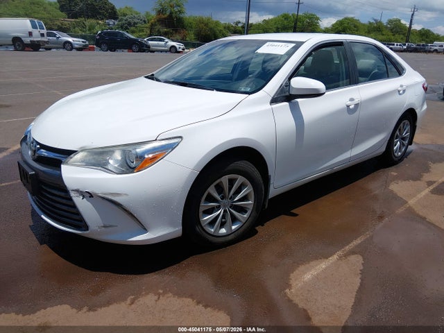 Toyota CAMRY LE 2015 4T1BF1FK8FU093014 Image 2