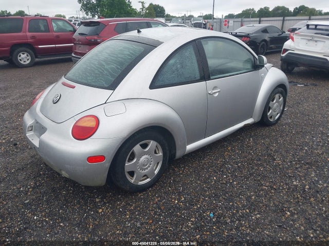2000 Volkswagen New Beetle Gls 1.8l Turbo მანქანა იყიდება აუქციონზე, vin: 3VWCD21C6YM440963, აუქციონის ნომერი: 45041228