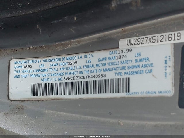 2000 Volkswagen New Beetle Gls 1.8l Turbo მანქანა იყიდება აუქციონზე, vin: 3VWCD21C6YM440963, აუქციონის ნომერი: 45041228
