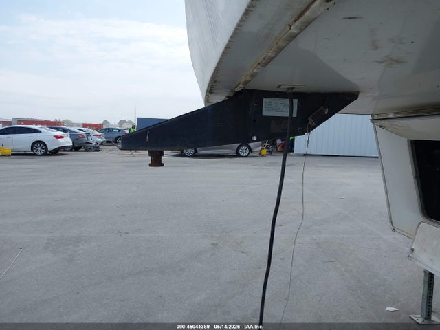 45041389 :رقم المزاد ، 1KB3A1J2X5E151427 vin ، 2005 Holiday Rambler 30ft مزاد بيع