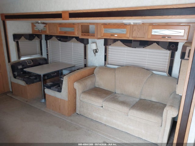 45041389 :رقم المزاد ، 1KB3A1J2X5E151427 vin ، 2005 Holiday Rambler 30ft مزاد بيع