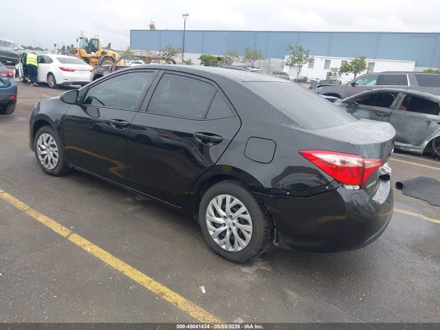 45041434 :رقم المزاد ، 2T1BURHE4HC820570 vin ، 2017 Toyota Corolla Le مزاد بيع