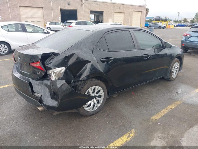 45041434 :رقم المزاد ، 2T1BURHE4HC820570 vin ، 2017 Toyota Corolla Le مزاد بيع