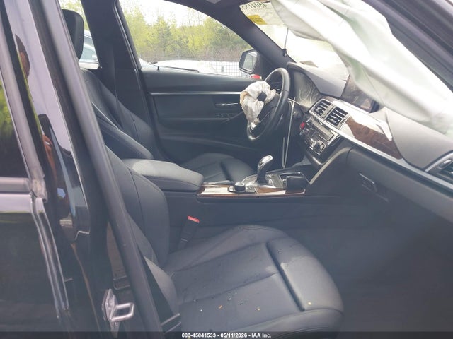 45041533 :رقم المزاد ، WBA8E3G59GNT26252 vin ، 2016 Bmw 328i Xdrive مزاد بيع