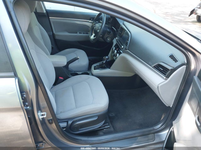 45041565 :رقم المزاد ، 5NPD84LF7KH422421 vin ، 2019 Hyundai Elantra Sel مزاد بيع