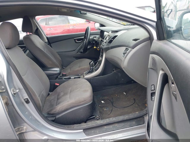 Продажа на аукционе авто 2016 Hyundai Elantra Se, vin: 5NPDH4AE4GH695981, номер лота: 45041567