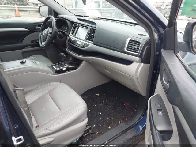 Auction sale of the 2016 Toyota Highlander Xle V6, vin: 5TDKKRFH7GS180380, lot number: 45041573