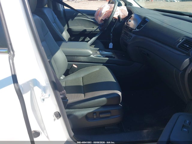 45041583 :رقم المزاد ، 5FPYK3F57SB048334 vin ، 2025 Honda Ridgeline Rtl مزاد بيع