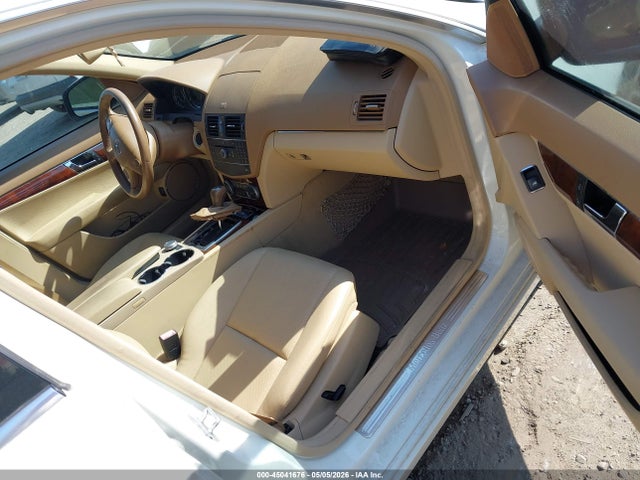 45041676 :رقم المزاد ، WDDGF81X58F156248 vin ، 2008 Mercedes-benz C 300 Luxury 4matic/sport 4matic مزاد بيع